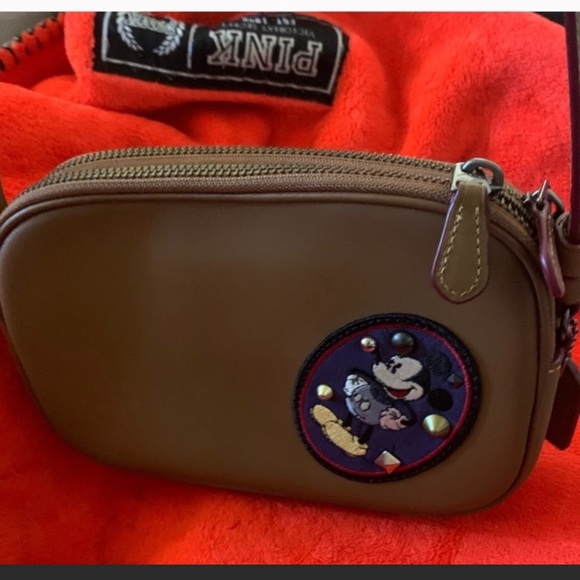 👜 ⭐️SOLD⭐️Coach Saddle Color Mickey Mouse Patches - Picture 4 of 8